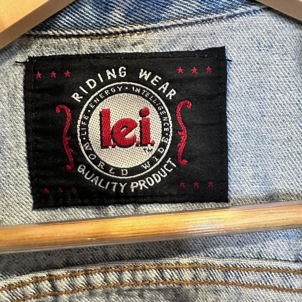 Vest - Picture 5 of 7